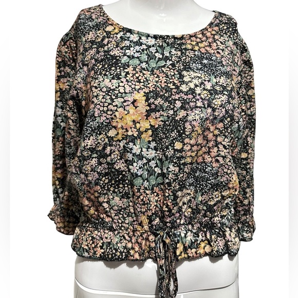 American Abbey Floral Crop Top Sz medium - Picture 1 of 5